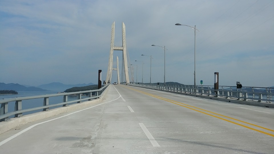 bridge_jbg02.jpg